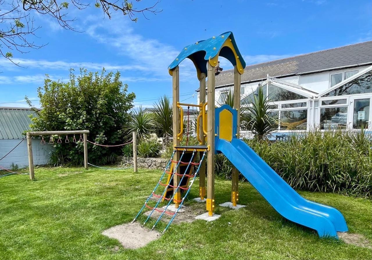 Roselands Caravan Park, Nr Lands End, Cornwall セント・ジャスト エクステリア 写真