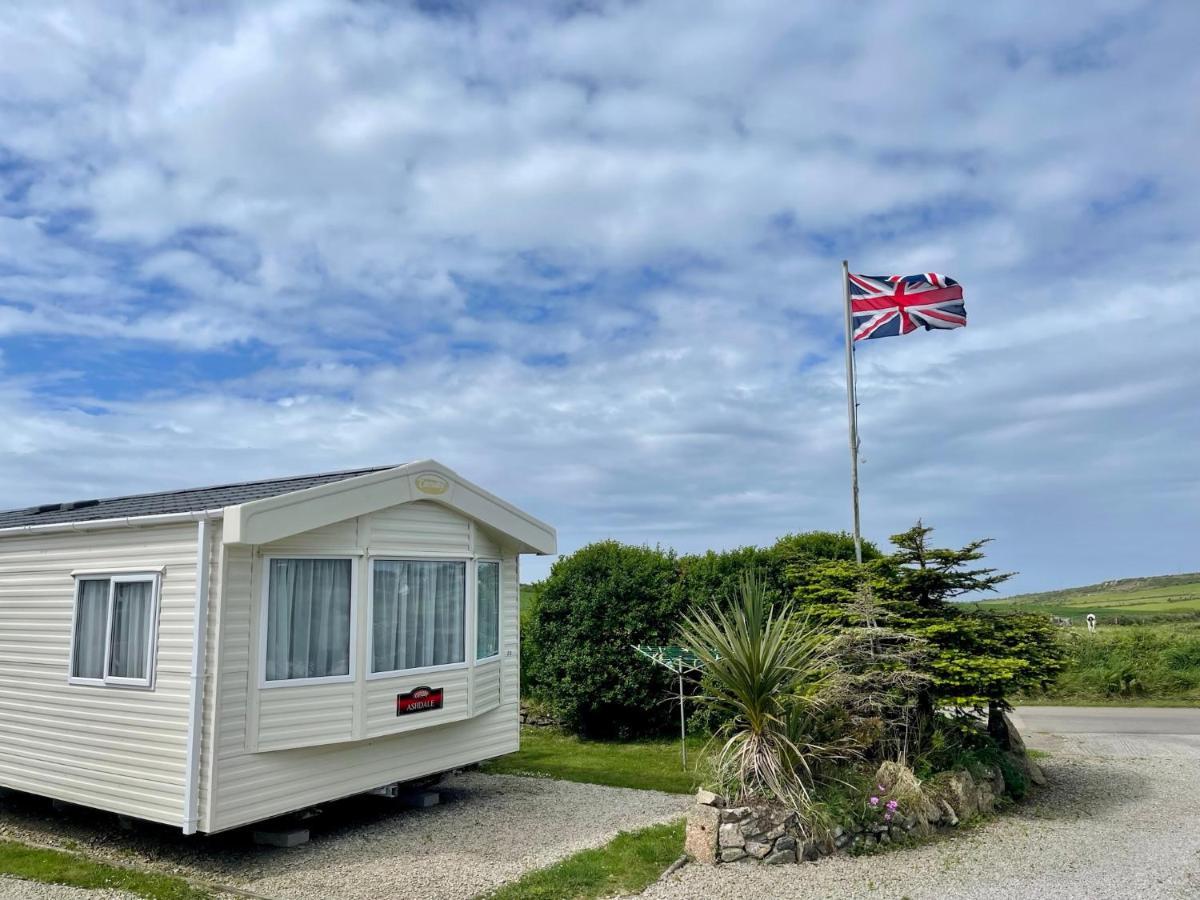 Roselands Caravan Park, Nr Lands End, Cornwall セント・ジャスト エクステリア 写真